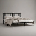 Letto matrimoniale in acciaio nero con testiera geometrica, per materasso 160 x 200 cm, dimensioni 166 x 207 x 100 cm